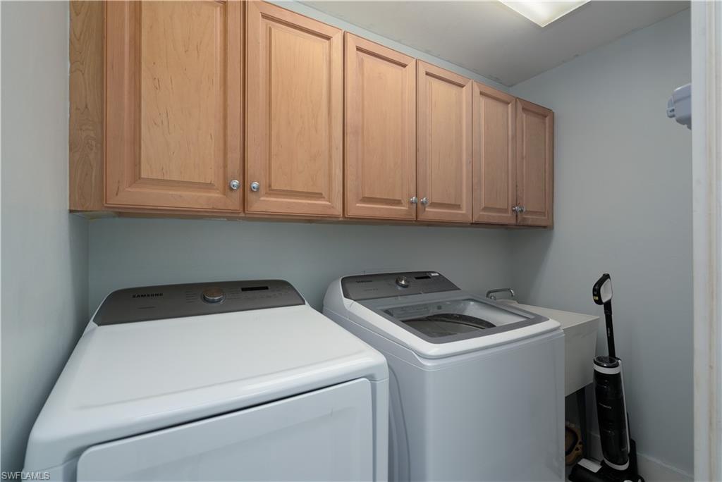 8271 Laurel Lakes WAY