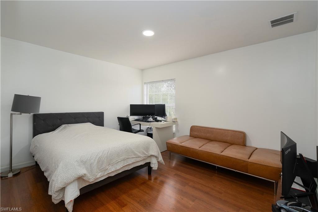 8271 Laurel Lakes WAY