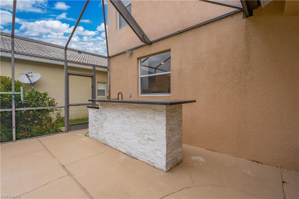 8271 Laurel Lakes WAY