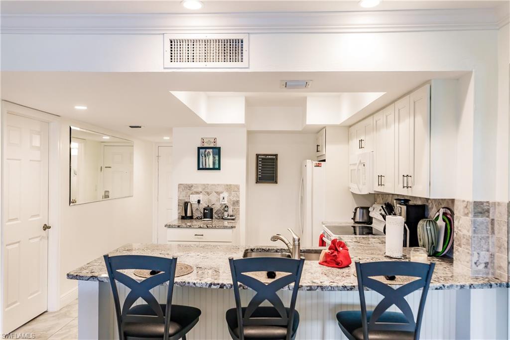 600 Neapolitan WAY # 454