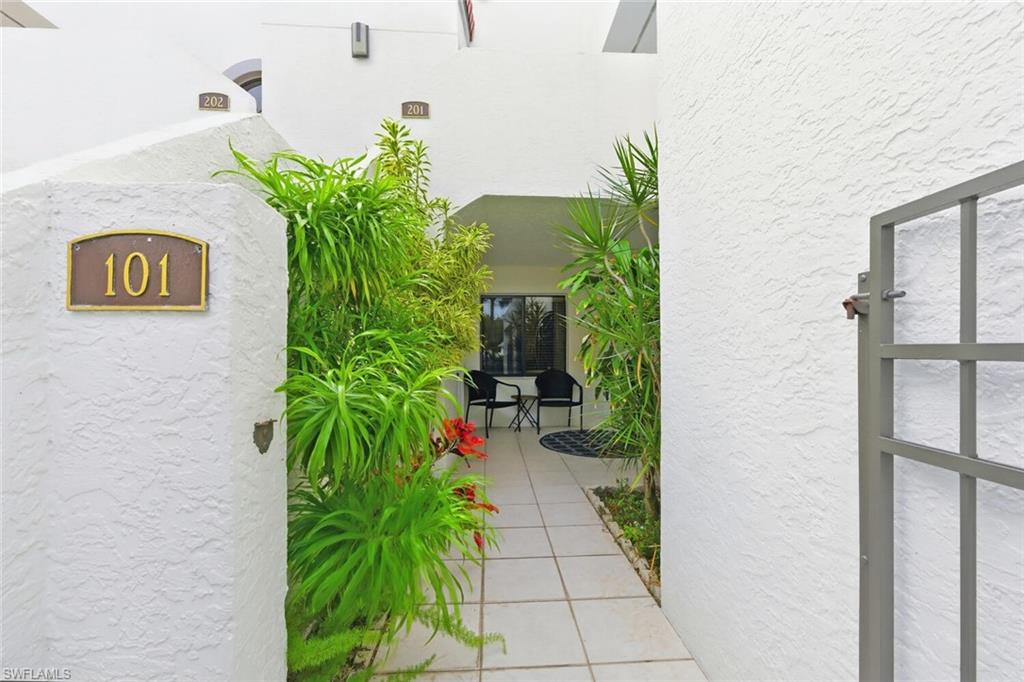 583 Beachwalk CIR # Q101