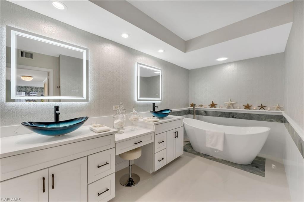 4051 Gulf Shore BLVD N # 204