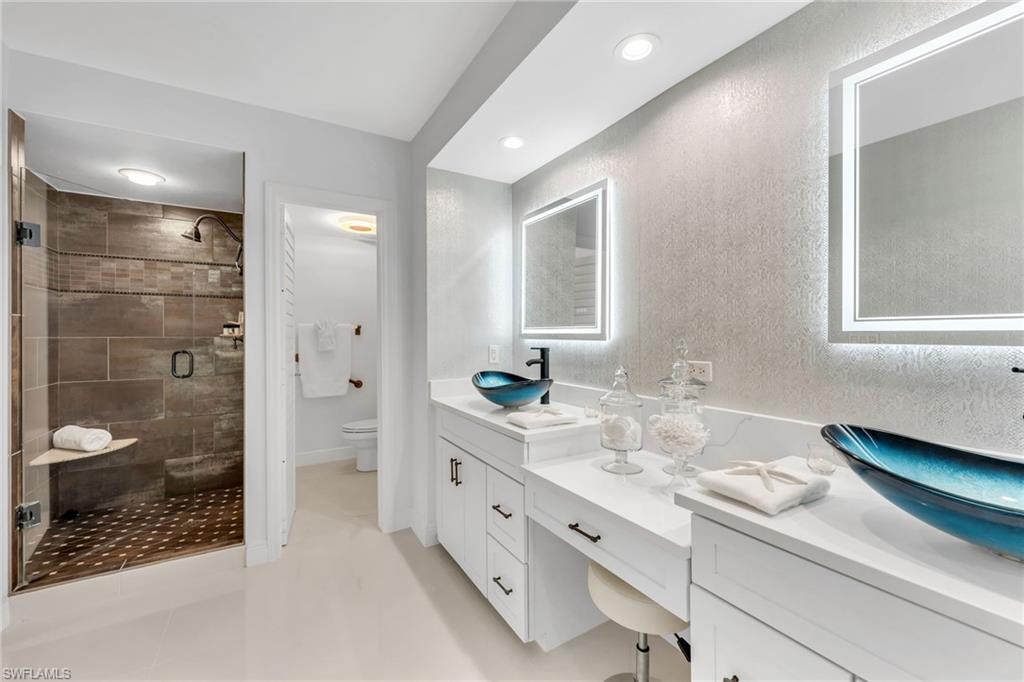 4051 Gulf Shore BLVD N # 204