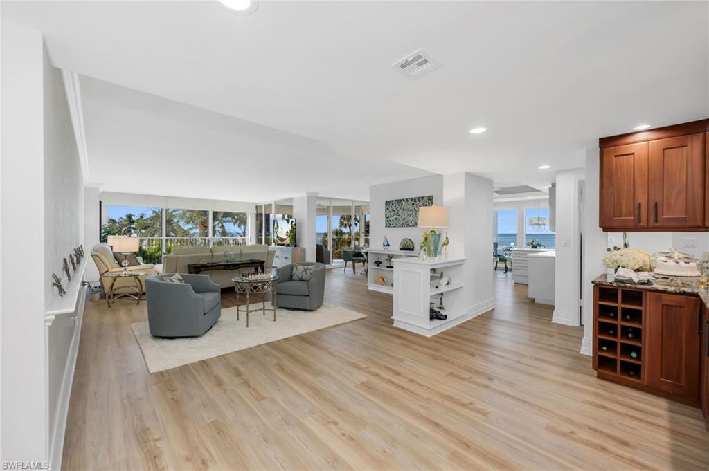 4051 Gulf Shore BLVD N # 204