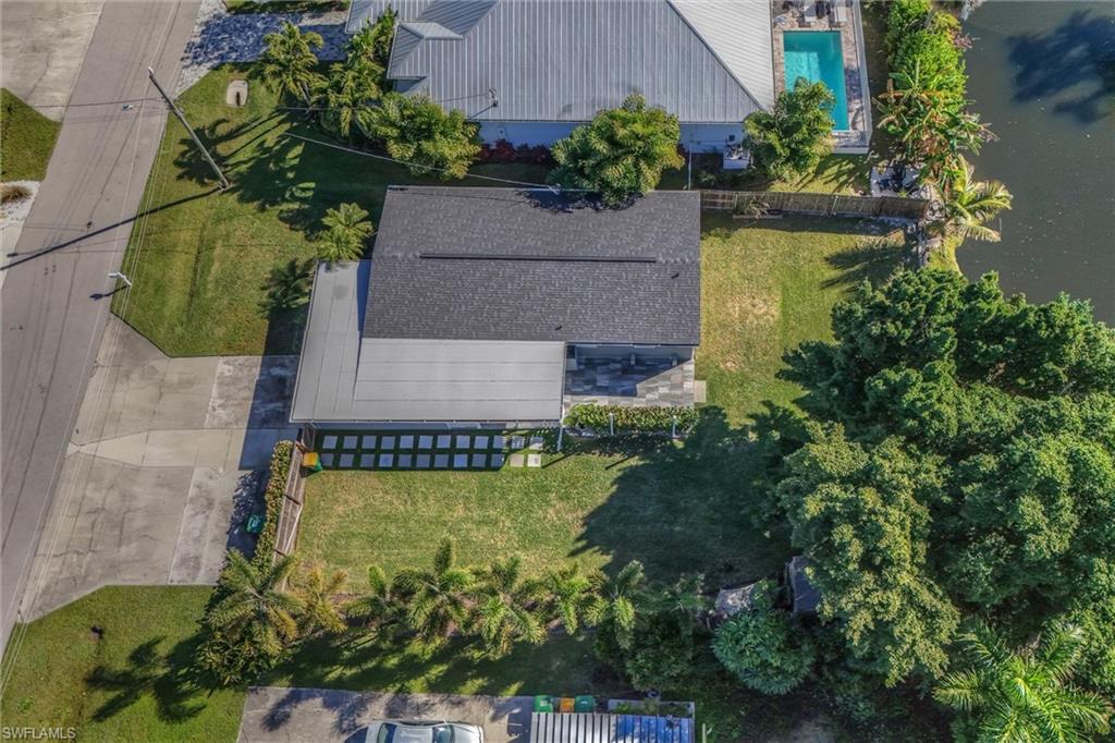 2432 Lake AVE