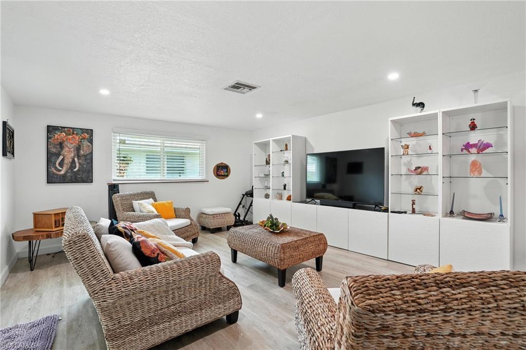 3571 Santiago WAY