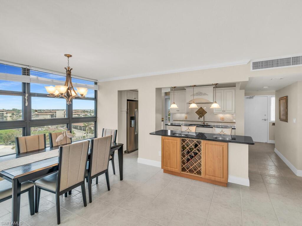 260 Seaview CT # 803