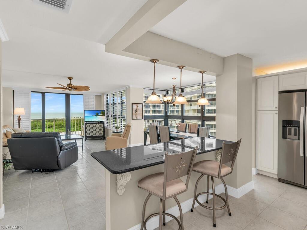 260 Seaview CT # 803