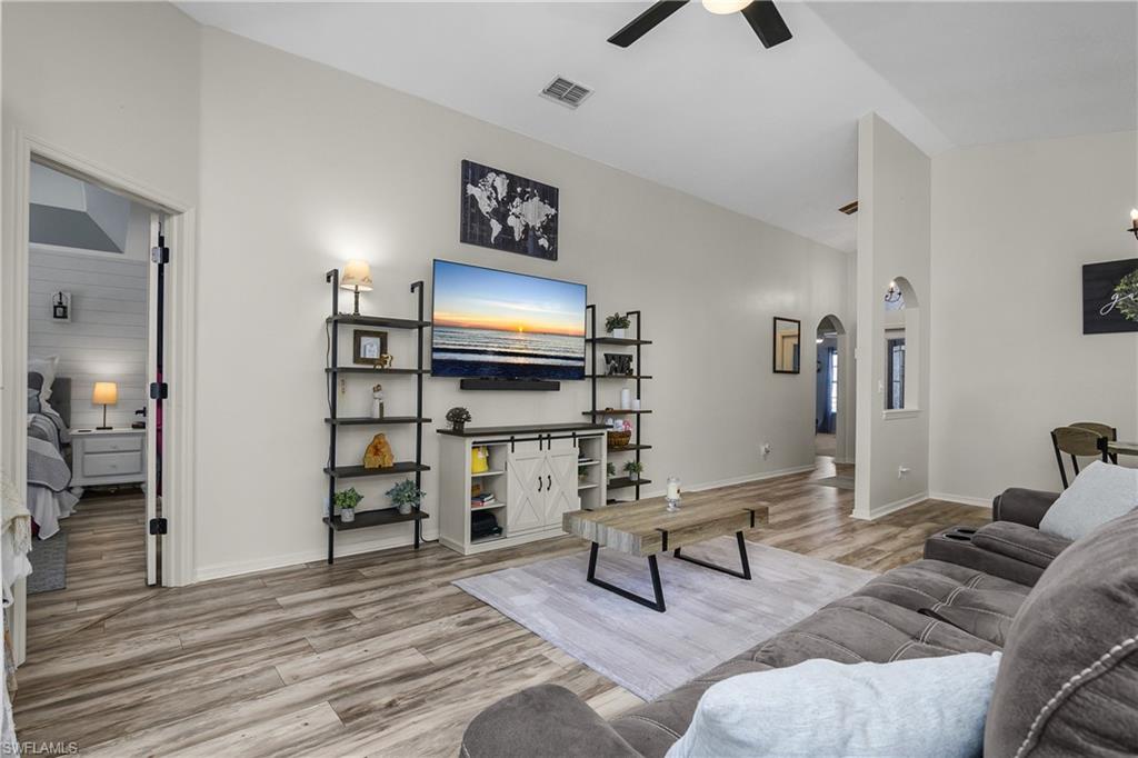 21572 Brixham Run LOOP