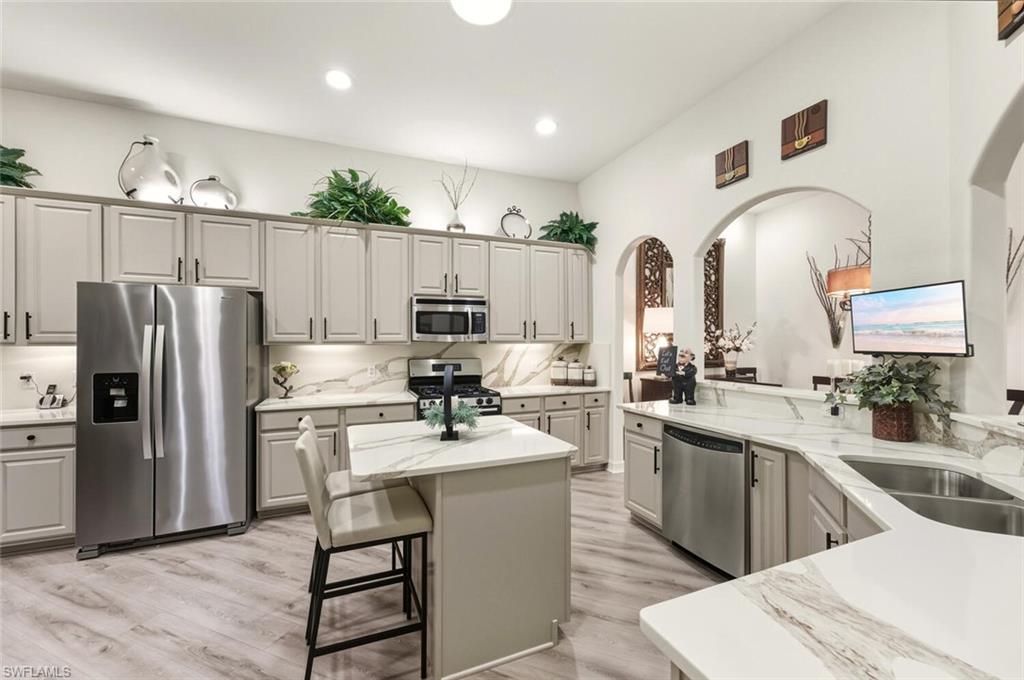 1806 Tarpon Bay DR S # 96