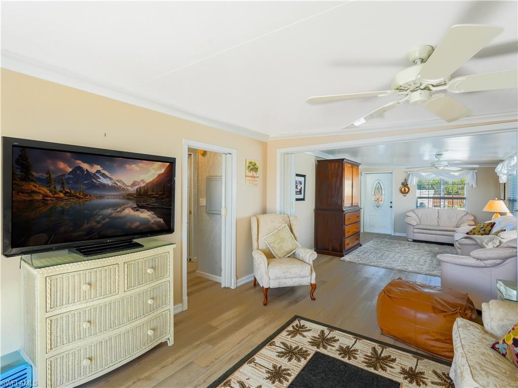 2048 Crystal Lake DR