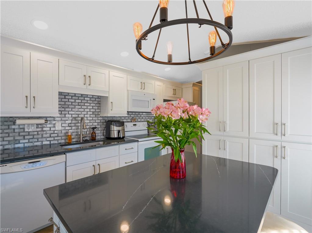 2048 Crystal Lake DR