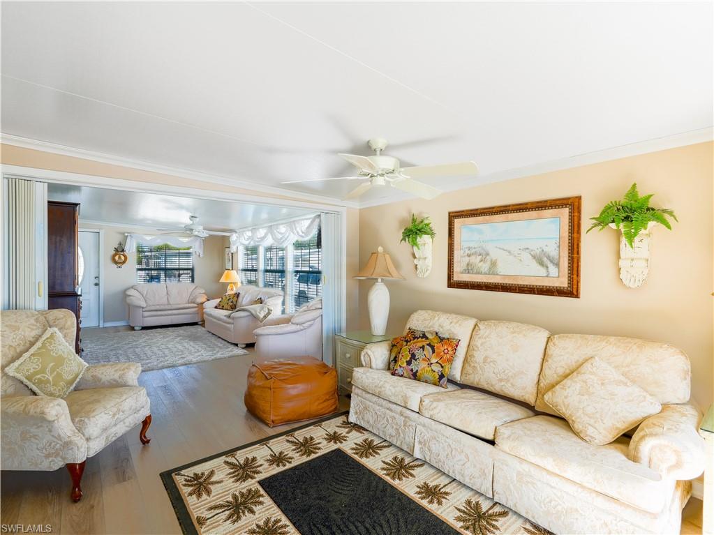 2048 Crystal Lake DR