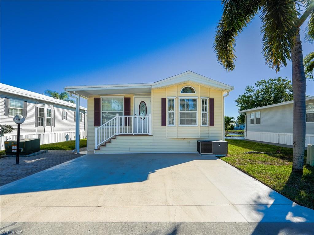 2048 Crystal Lake DR