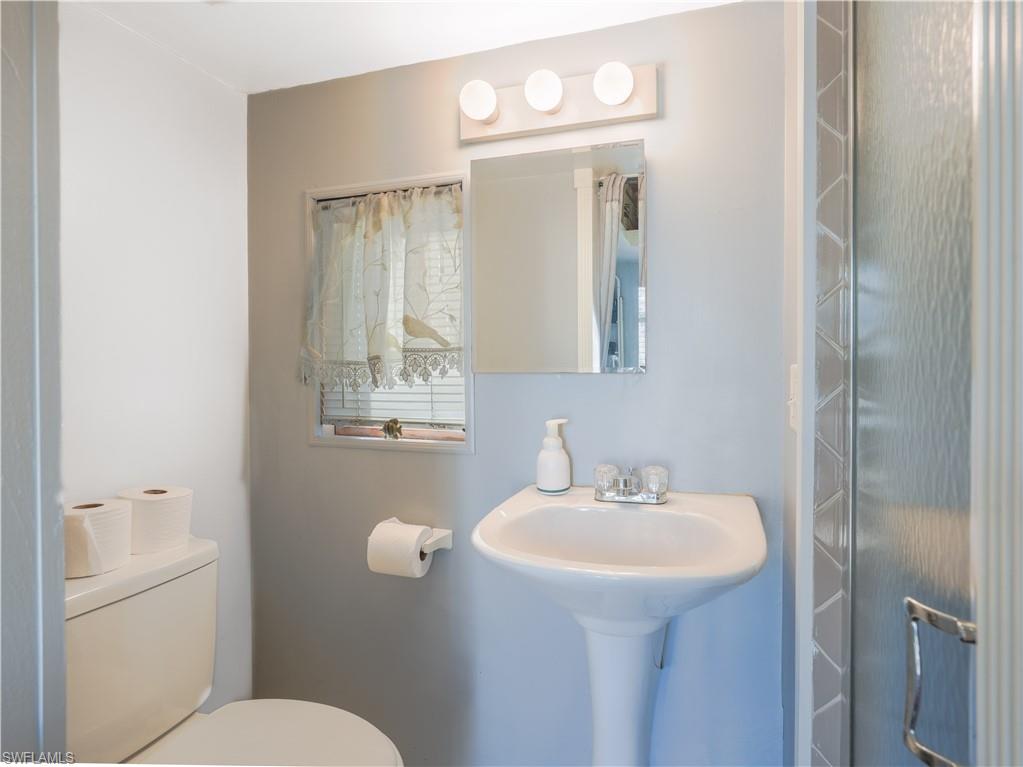 2048 Crystal Lake DR