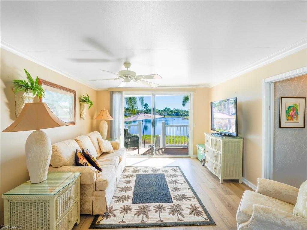 2048 Crystal Lake DR