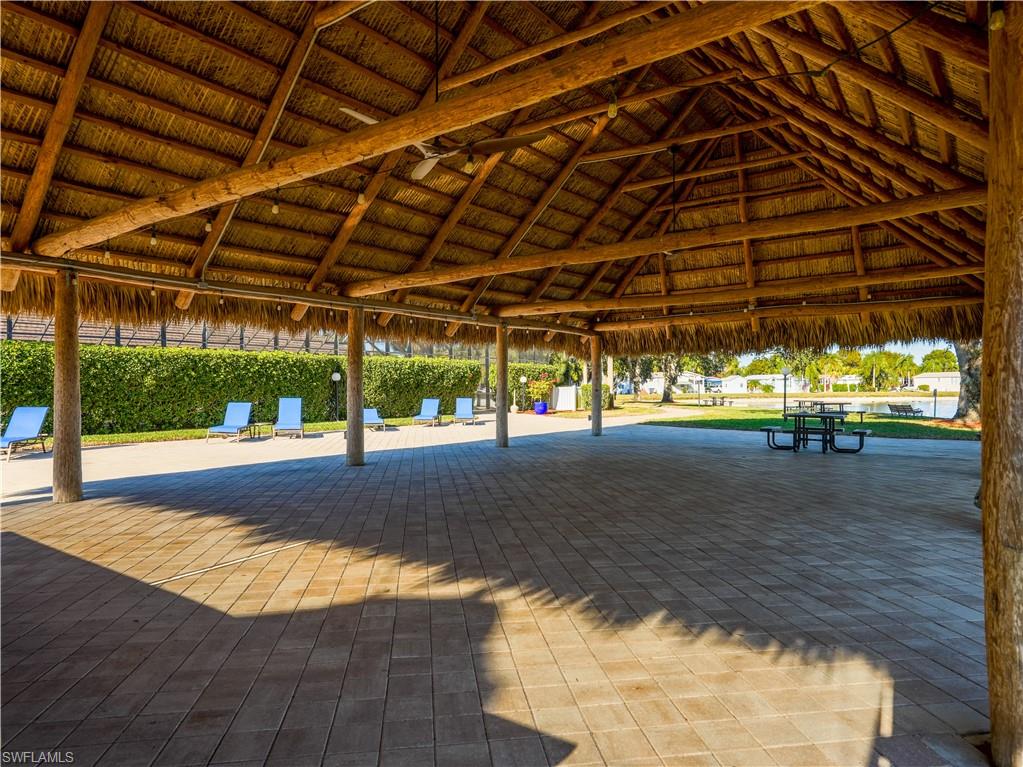 2048 Crystal Lake DR