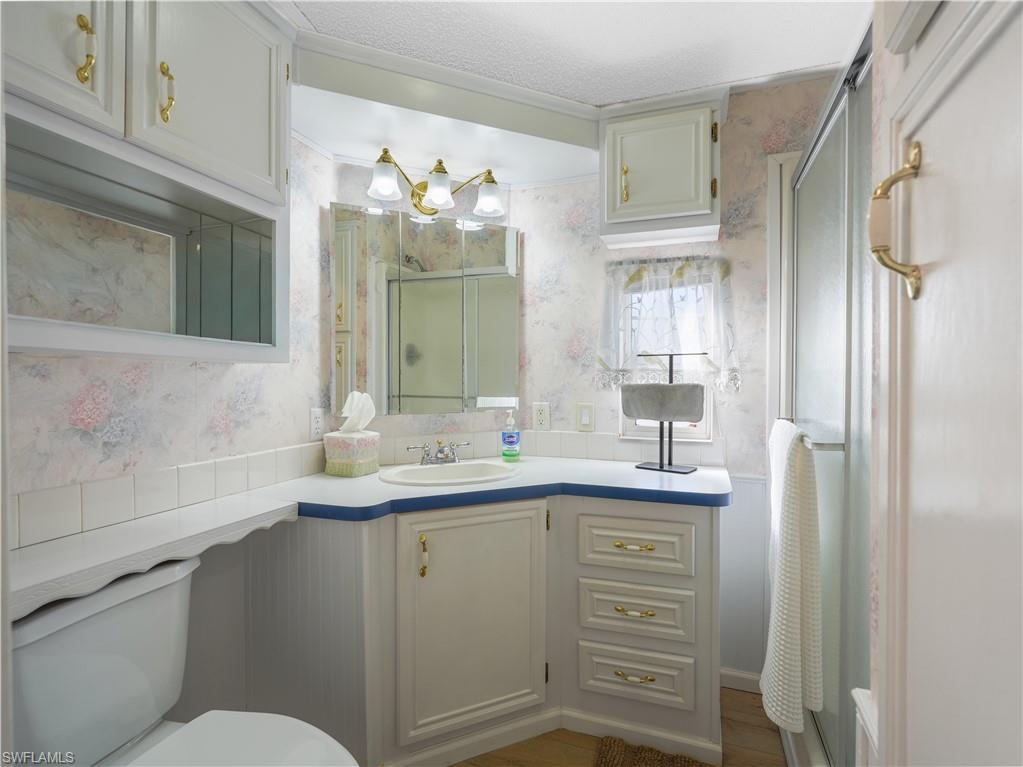 2048 Crystal Lake DR