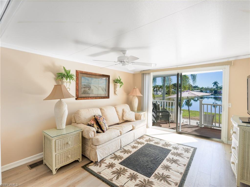 2048 Crystal Lake DR