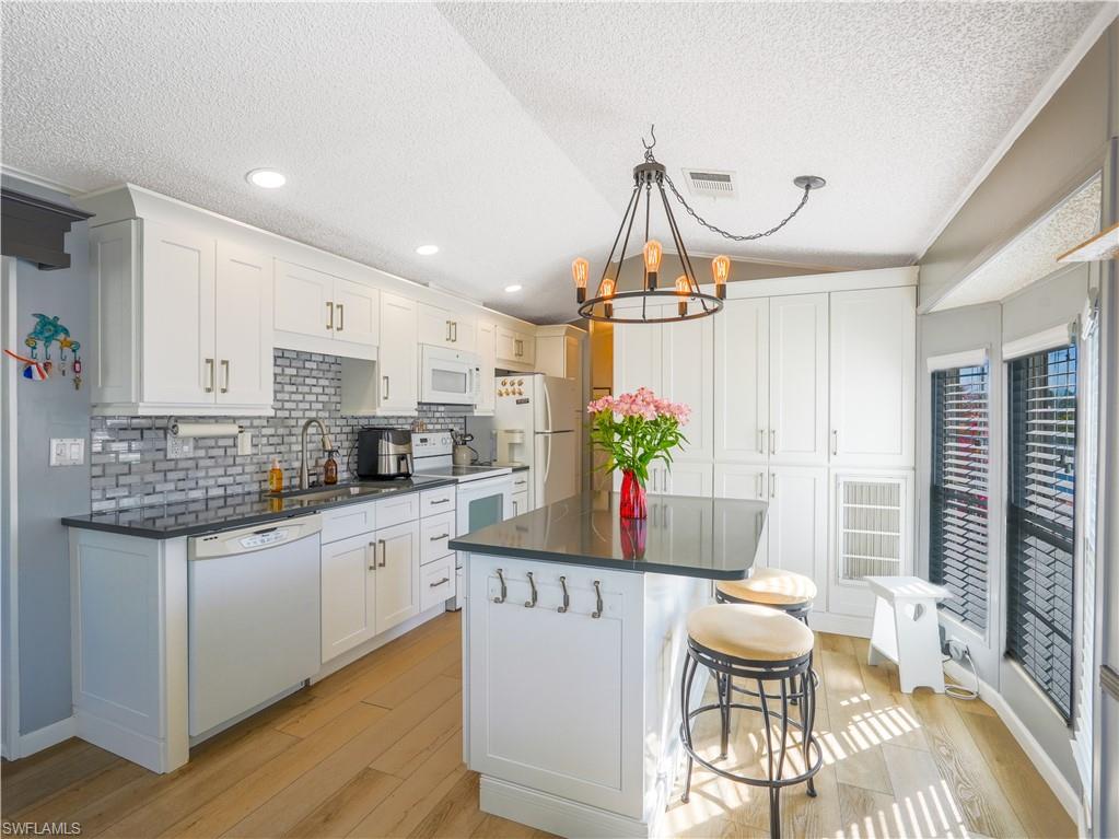 2048 Crystal Lake DR