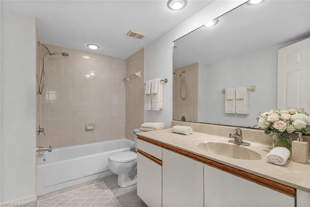 265 Deerwood CIR # 15