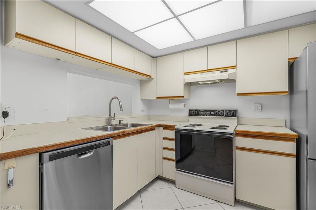 265 Deerwood CIR # 15