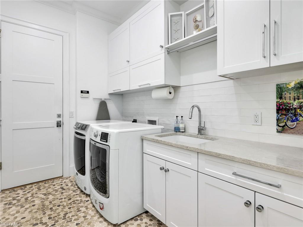 4304 Kensington High ST