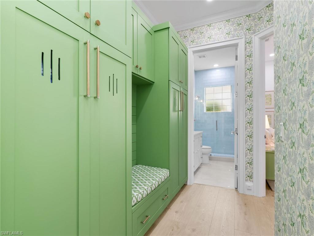 4304 Kensington High ST