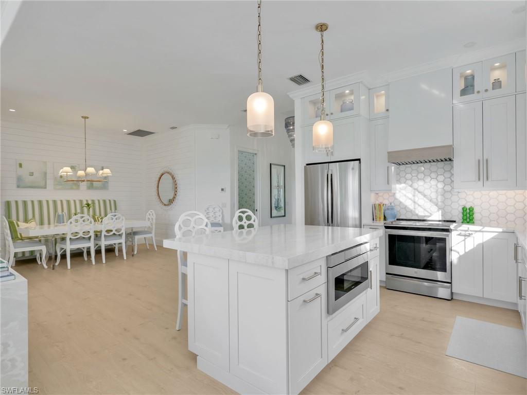 4304 Kensington High ST