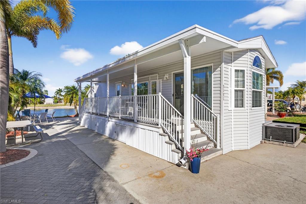 3131 Crystal Lake DR