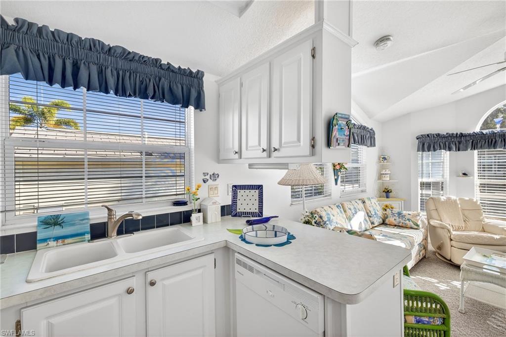 3131 Crystal Lake DR