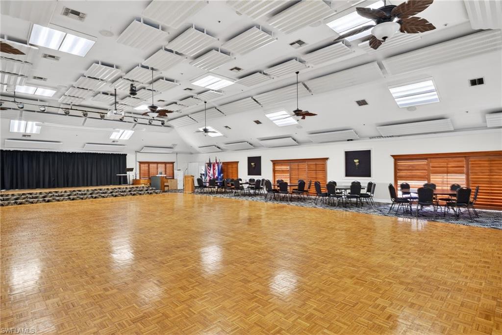 3131 Crystal Lake DR