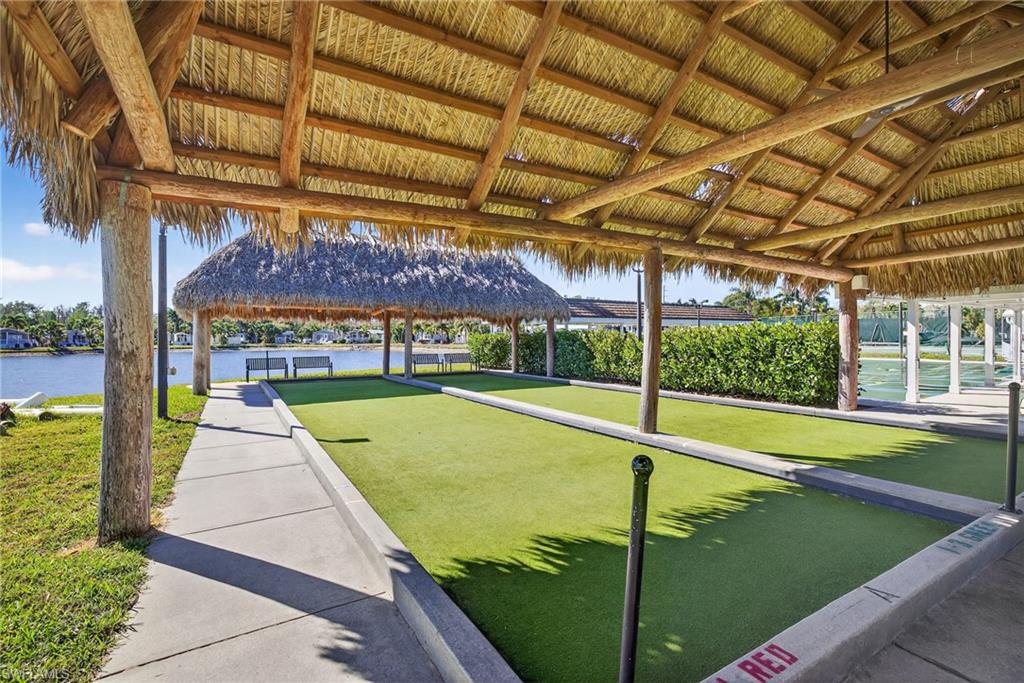 3131 Crystal Lake DR