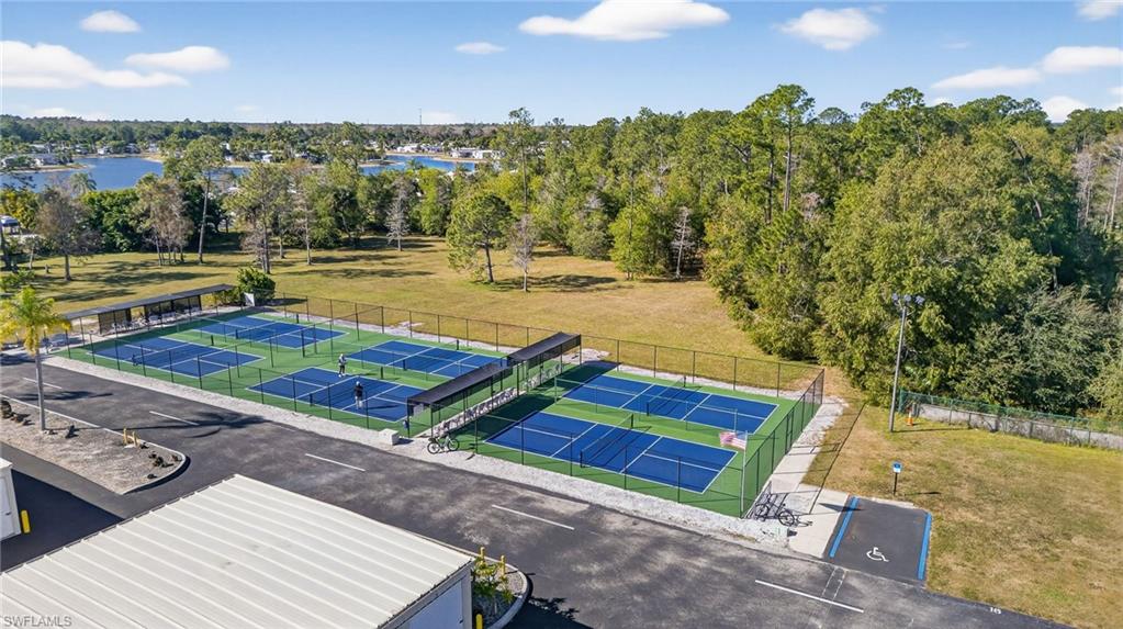 3131 Crystal Lake DR