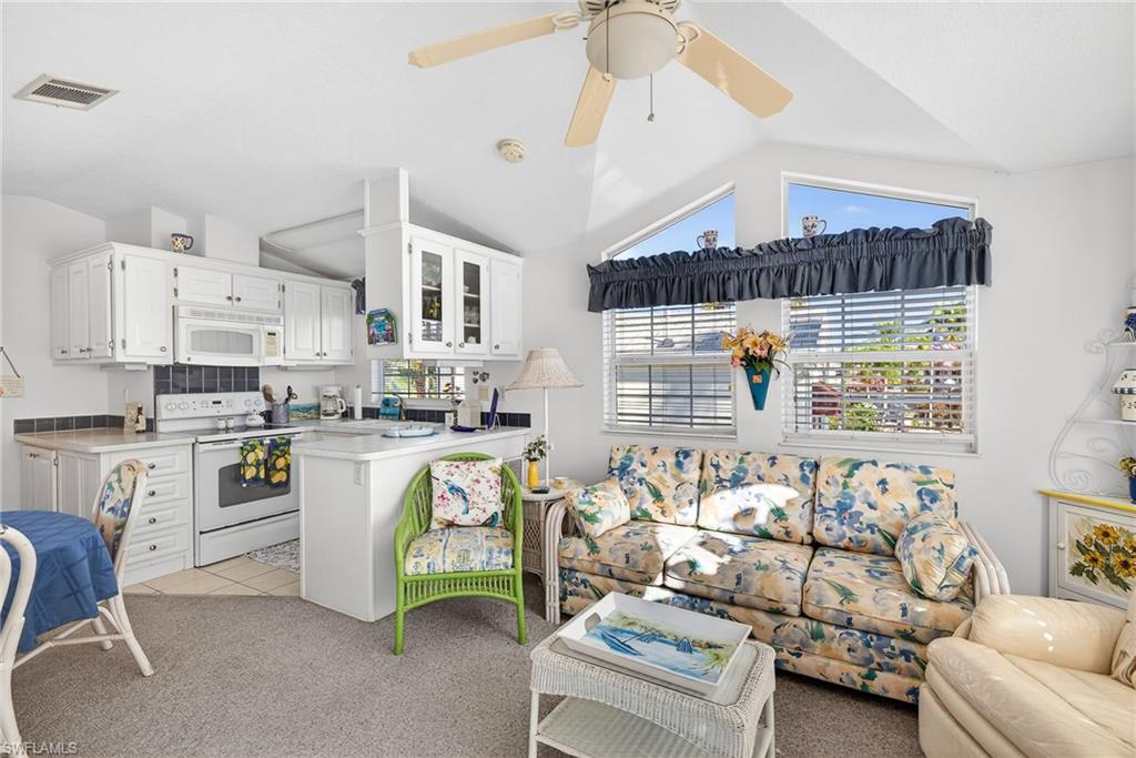 3131 Crystal Lake DR