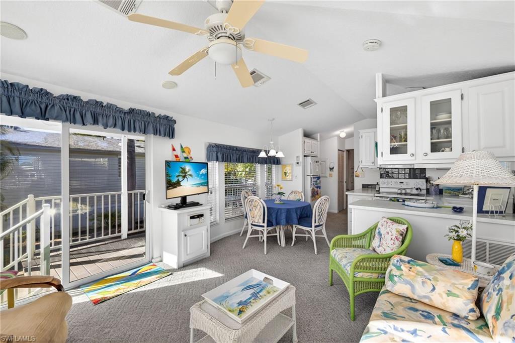 3131 Crystal Lake DR