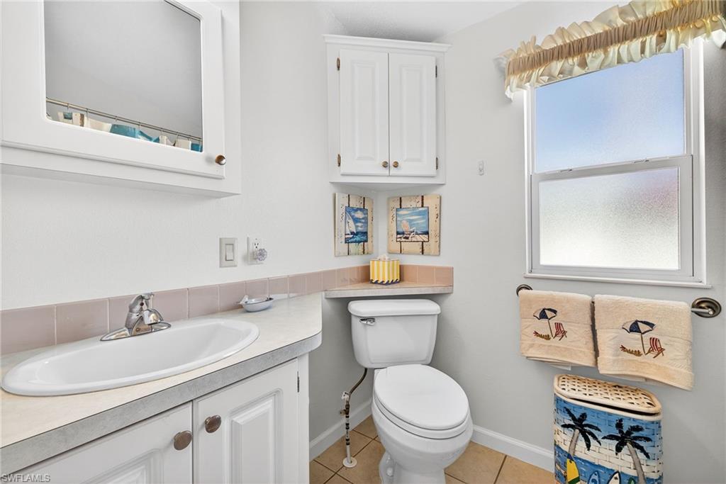 3131 Crystal Lake DR