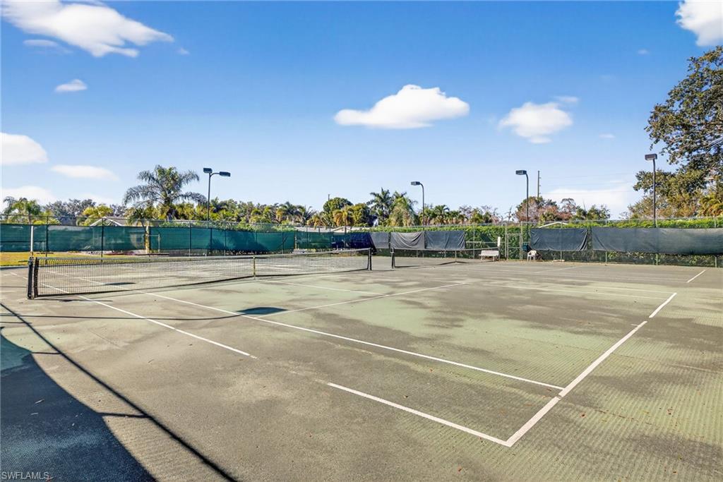 3131 Crystal Lake DR