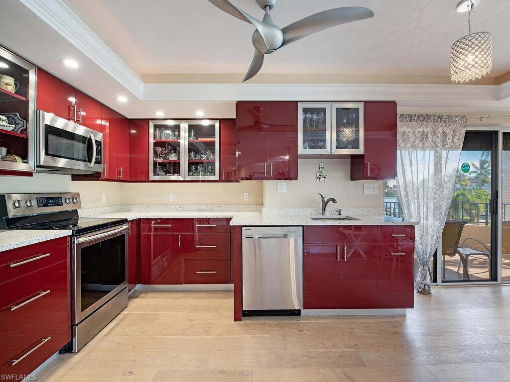 4451 Gulf Shore BLVD N # 304