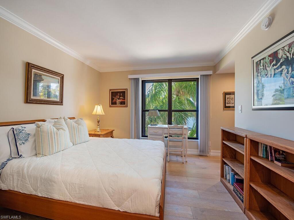 4451 Gulf Shore BLVD N # 304