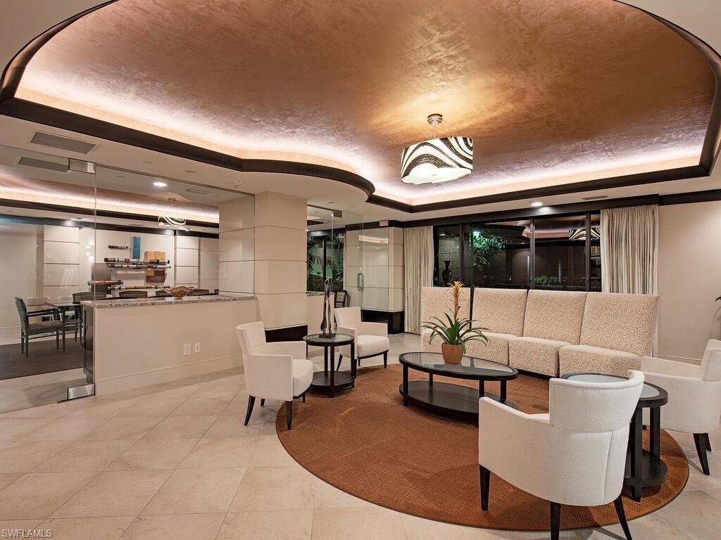 4451 Gulf Shore BLVD N # 304