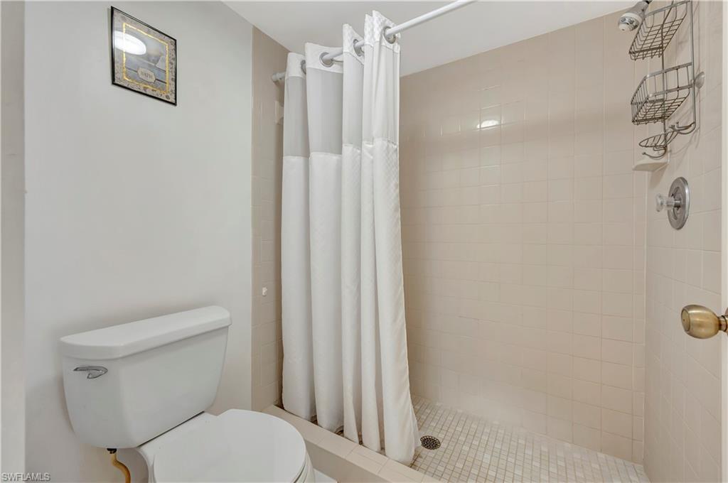 3072 Sandpiper Bay CIR # M206