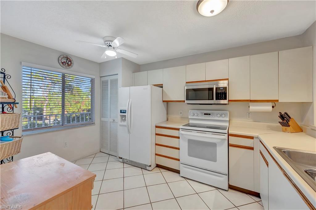 3072 Sandpiper Bay CIR # M206