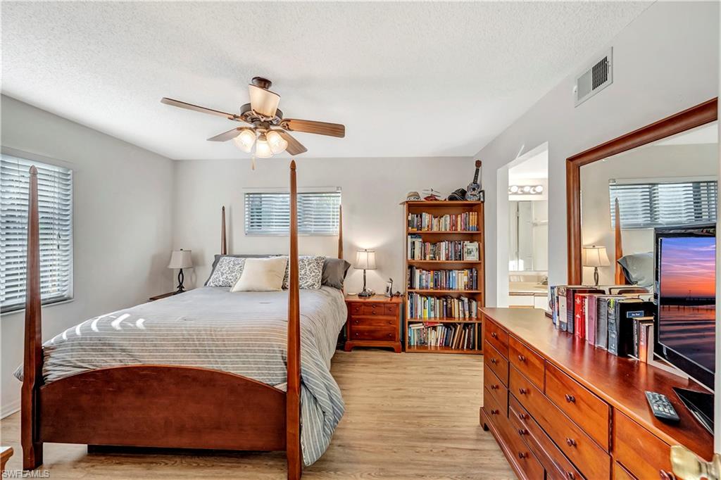 3072 Sandpiper Bay CIR # M206