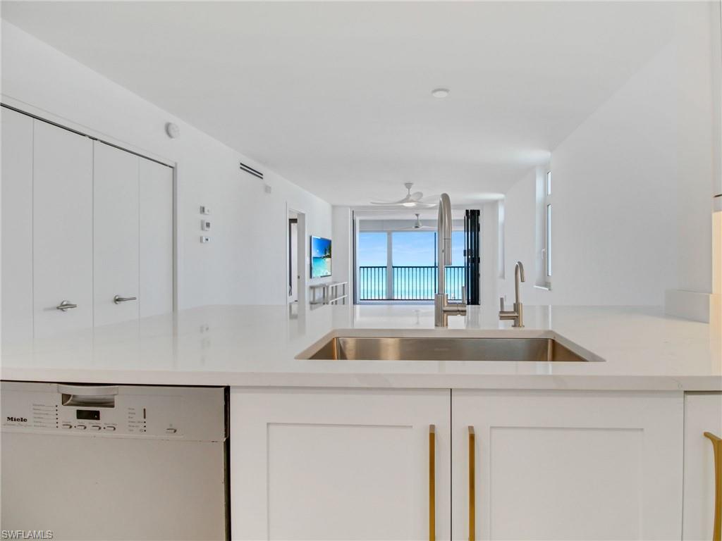 9415 Gulf Shore DR # 102