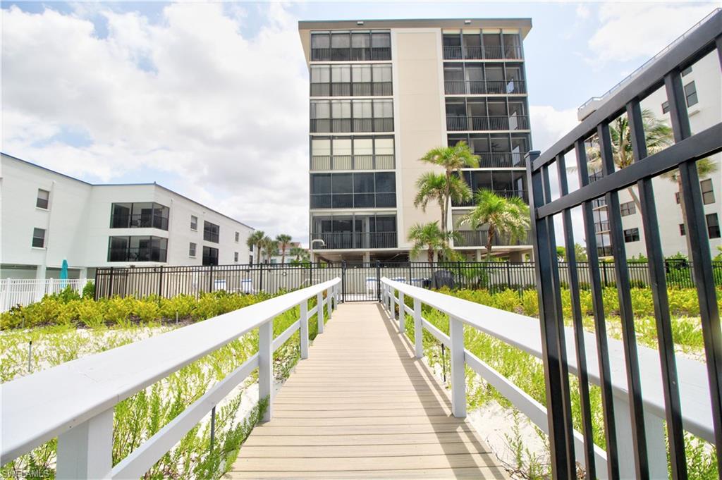 9415 Gulf Shore DR # 102