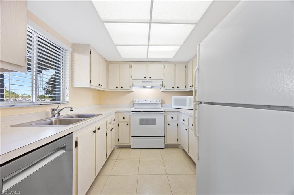 5683 Rattlesnake Hammock RD # 202 Unit: A-202