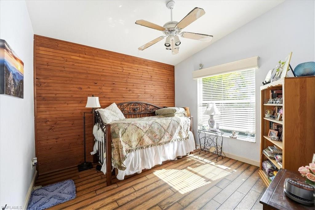 1827 W Crown Pointe BLVD