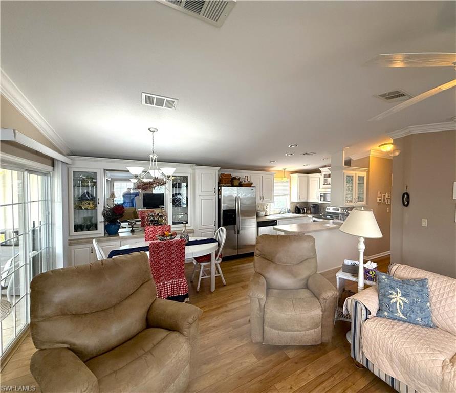 1631 Diamond Lake CIR