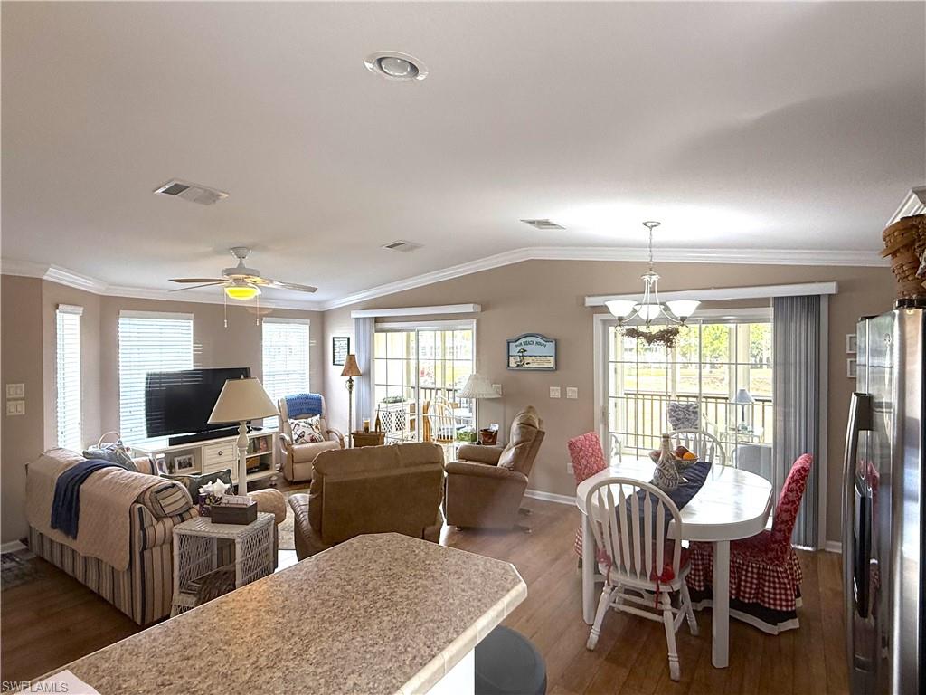 1631 Diamond Lake CIR